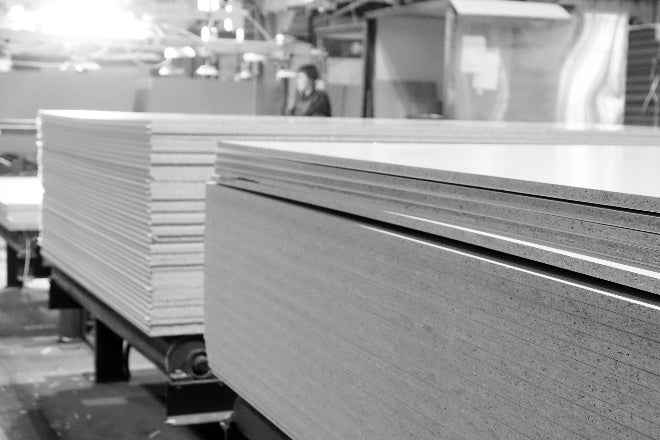 Herstellung und Produktion von Schreibtischplatten